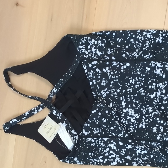 Fabletics Boost Built-In Bra Tank in Black Strappy Open Back - Picture 3 of 3